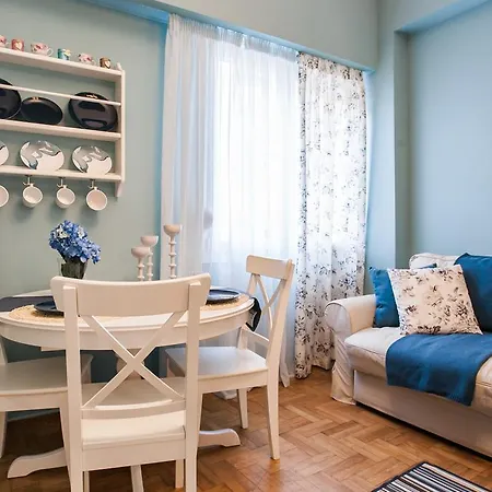 Charming Acropolis Metro Station Apartment, Clean And Cozy