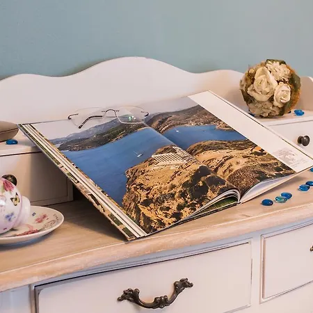 Charming Acropolis Metro Station Apartment, Clean And Cozy Apartmán *